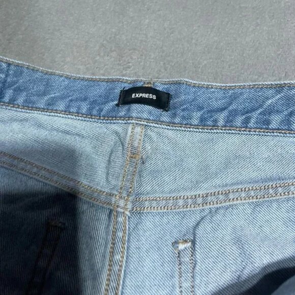 Express Denim‎ Shorts Womens 14 Mid Rise Rigid Jean Shorts 4" Inseam Raw Hem - Picture 6 of 8